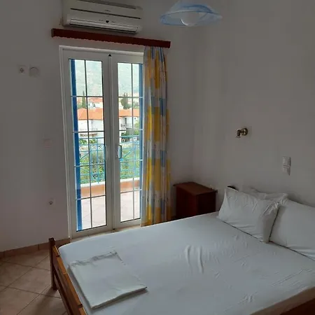 Matina Apartament Tirós